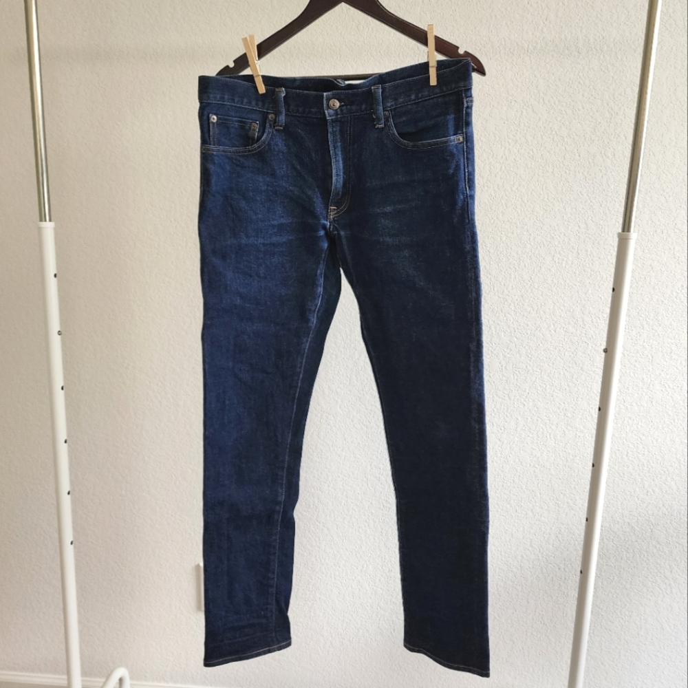 Uniqlo Slim Straight Selvedge Demin Jeans